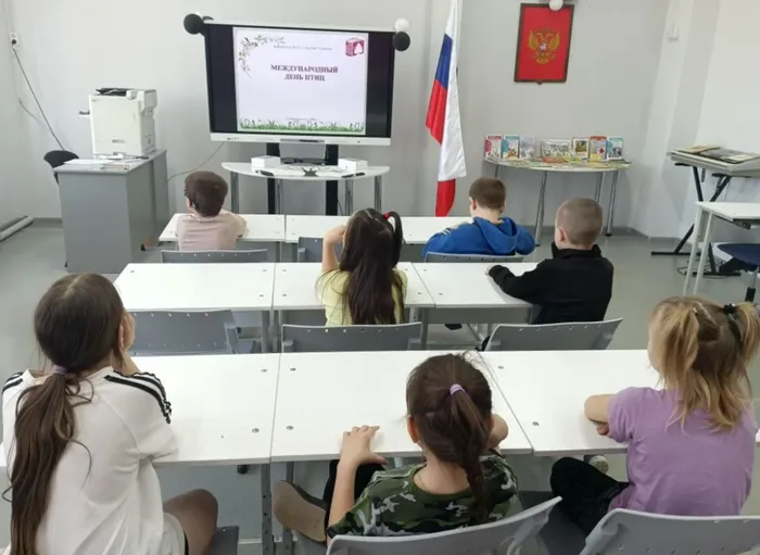 Познавательная игра «Птичий футбол» с Библиотекой п. Третий Северный