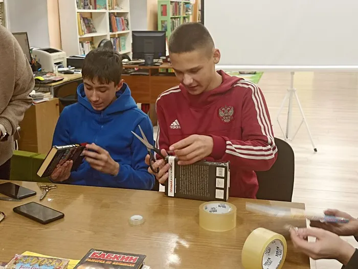 Ребята из Молодёжно-подросткового центр "Берёзка" подарили книгам вторую жизнь❤️📚