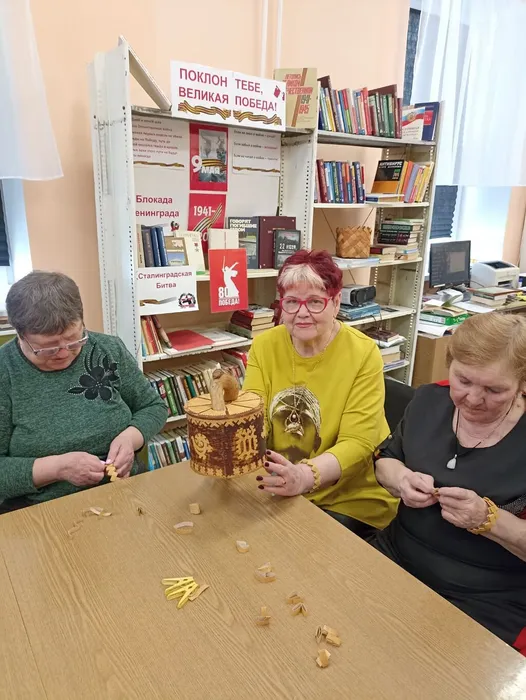 Час эко-творчества «Белая сказка родной земли» в Библиотеке семейного чтения п. Калья