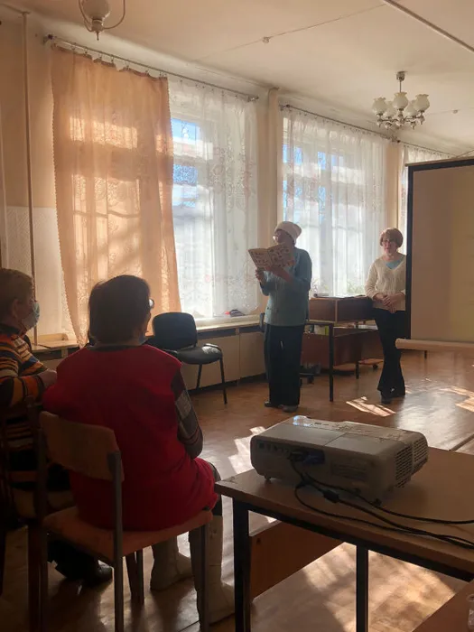 Читает Суровязова ТС.JPG