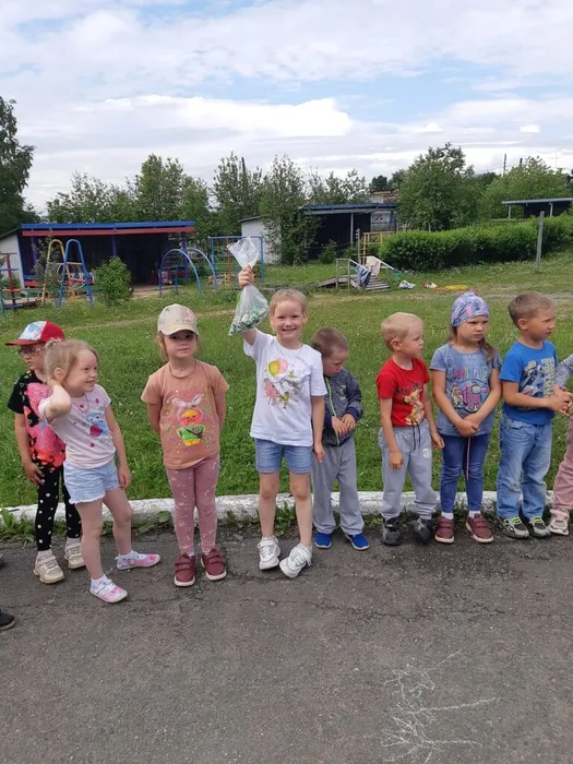 дети получили сладкий приз