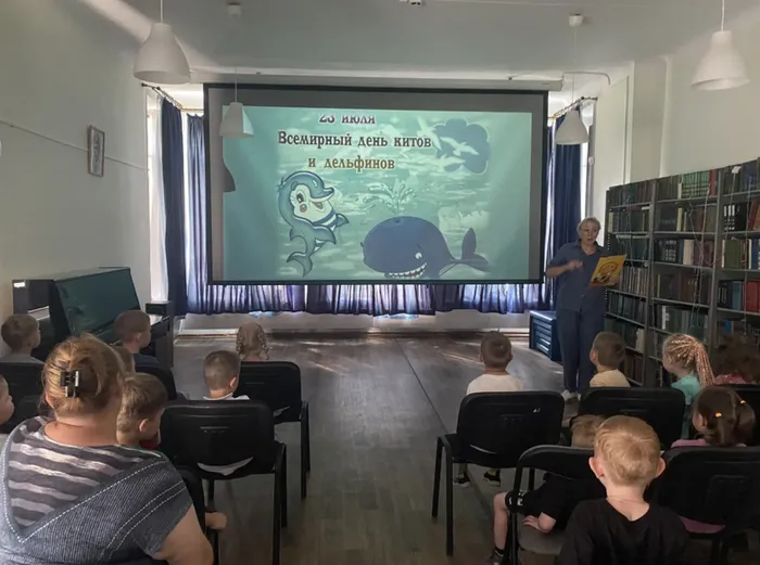 Морские гиганты и акробаты: как прошел День китов и дельфинов в Центральной городской библиотеке им. А. Н. Арцибашева.