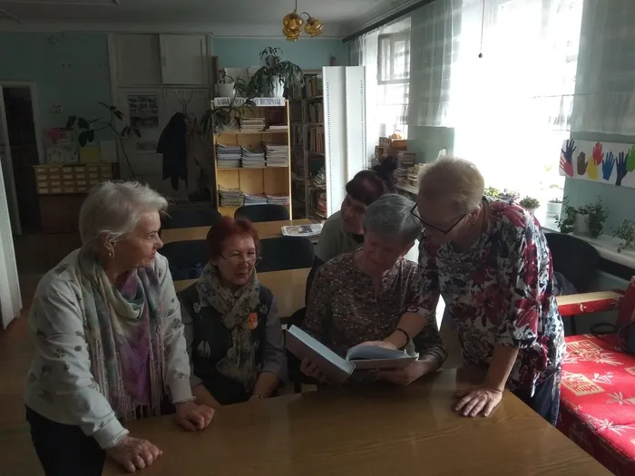 Презентация &nbsp;книги&nbsp; С.Н. Адеевой «Горит огонь в «Роще Памяти»