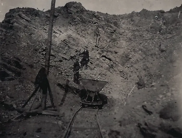 Добыча руды в карьере