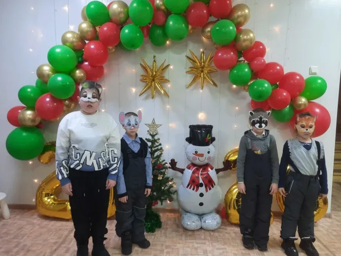 Игровая мозаика «Ёлка зажигает огни» в Центральной городской  библиотеке имени А. Н. Арцибашева