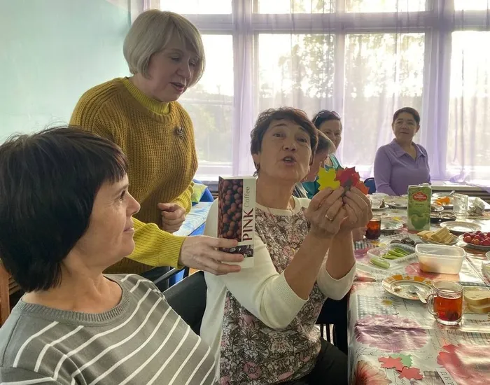 Вечер хорошего настроения "Возраст элегантный - он экстравагантный"