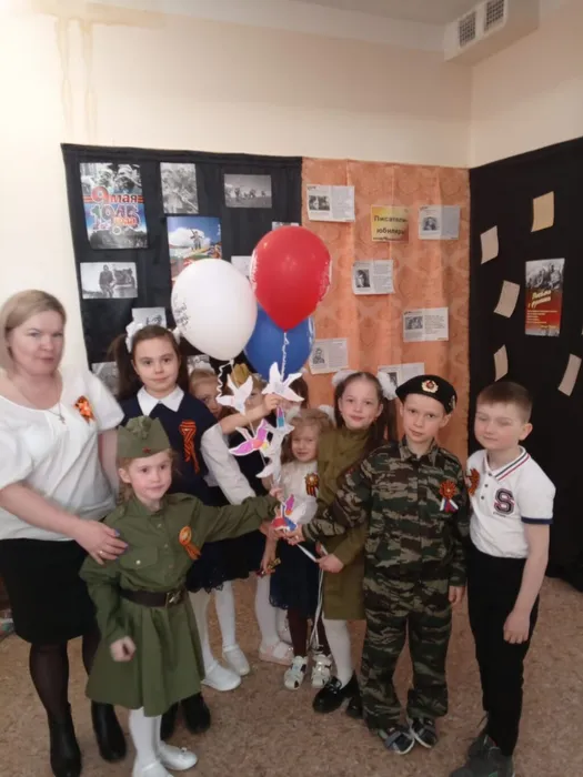 День Победы см Библиотекой для детей и молодежи!