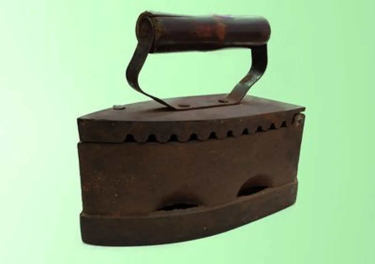 Чугунный утюг