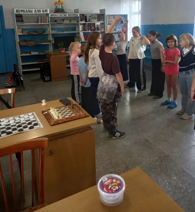 Игровая встреча "Шумно и весело в библиотеке"