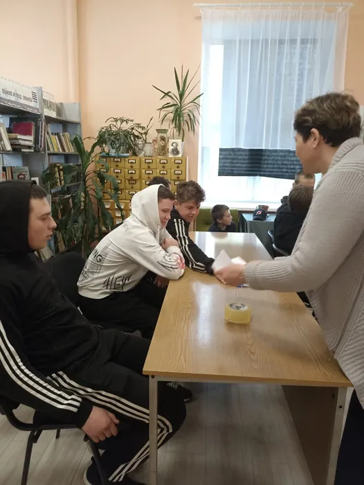 День защиты детей в Библиотеке семейного чтения п. Калья с программой «У книги нет каникул»