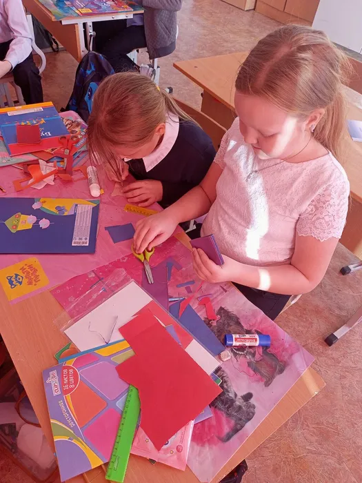 девочки и подарок