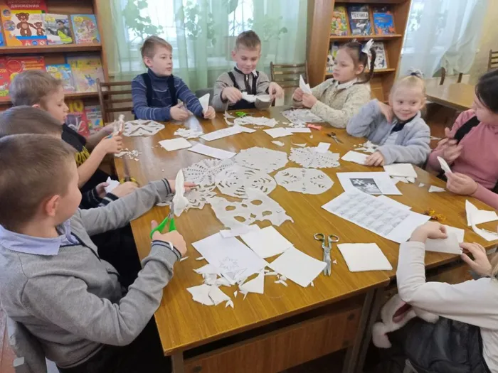 "Мастерская Деда Мороза" в Библиотеке для детей и молодежи